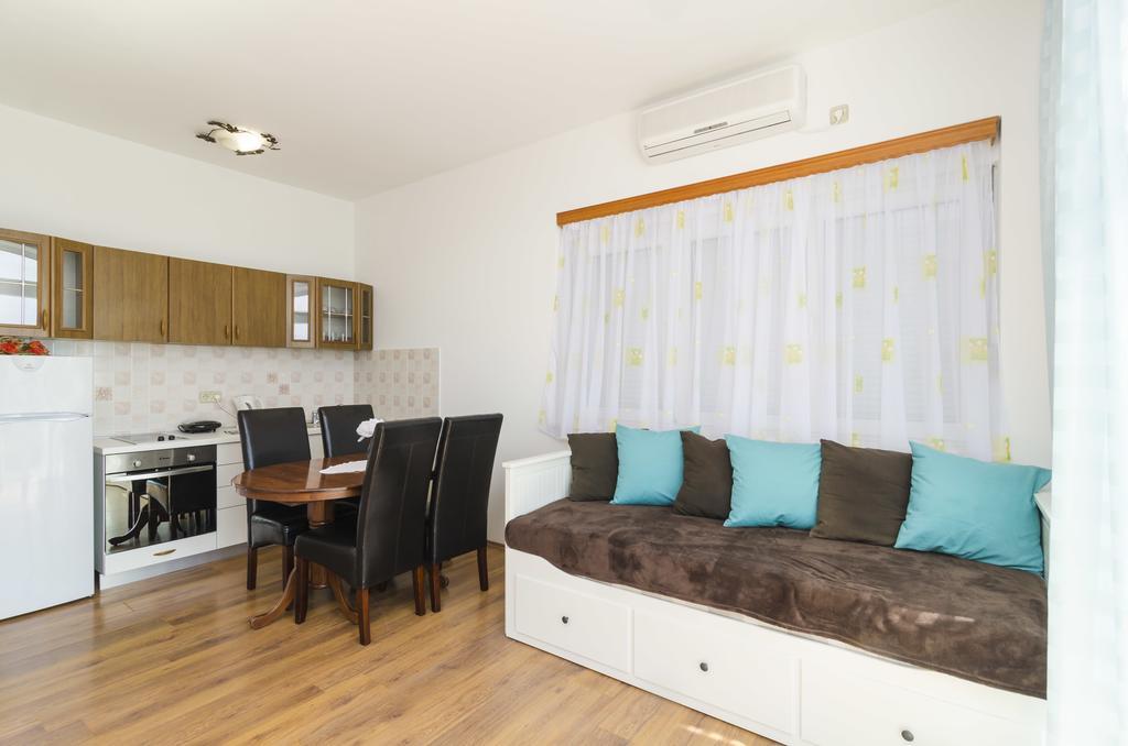 Guest House Kalauz ดูบรอฟนิก ภายนอก รูปภาพ
