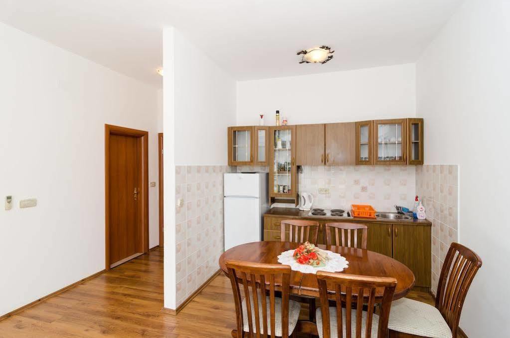 Guest House Kalauz ดูบรอฟนิก ภายนอก รูปภาพ